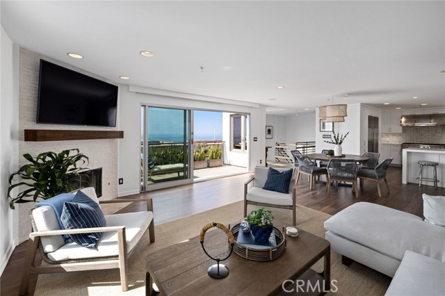 315 24th Street, Manhattan Beach, California 90266, 3 Bedrooms Bedrooms, ,3 BathroomsBathrooms,Residential,Sold,24th,SB20212174