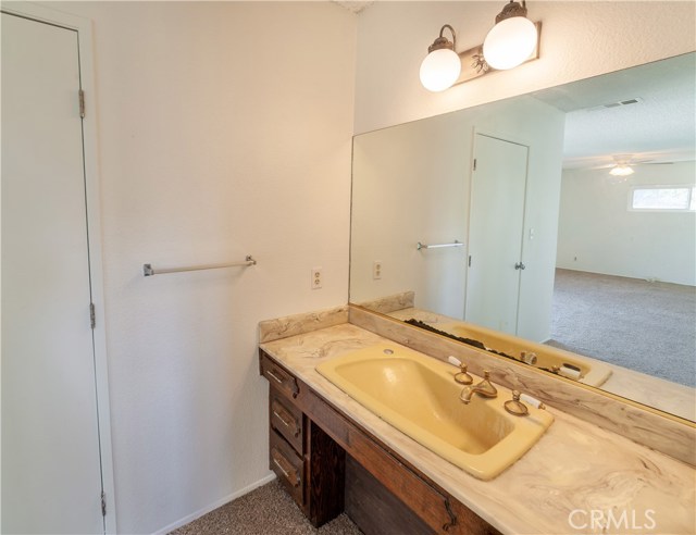 2517 Fisk Lane, Redondo Beach, California 90278, 4 Bedrooms Bedrooms, ,3 BathroomsBathrooms,Residential,Sold,Fisk,SB19239159