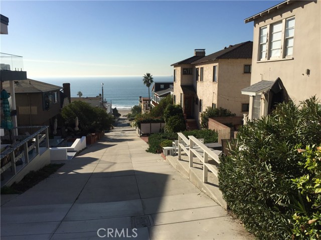 227 32nd Street, Manhattan Beach, California 90266, 5 Bedrooms Bedrooms, ,3 BathroomsBathrooms,Residential,Sold,32nd,SB18290262