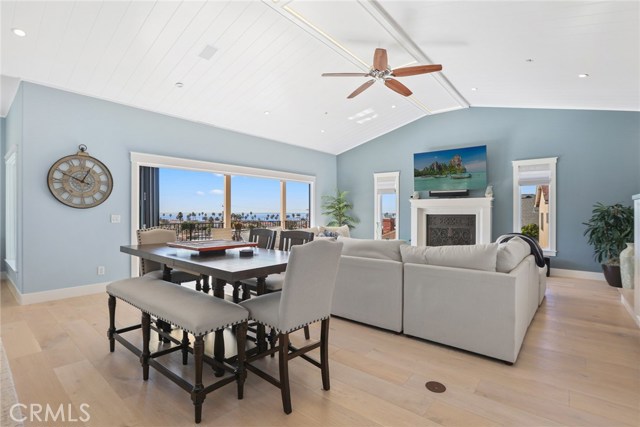313 Avenue F, Redondo Beach, California 90277, 5 Bedrooms Bedrooms, ,4 BathroomsBathrooms,Residential,Sold,Avenue F,OC21017149