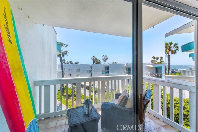 610 The Village, Redondo Beach, California 90277, ,1 BathroomBathrooms,Residential,Sold,The Village,SB19119455