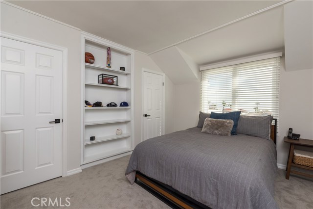 Jack & Jill upstairs bedroom.  Window looks out to Catalina and ocean views!