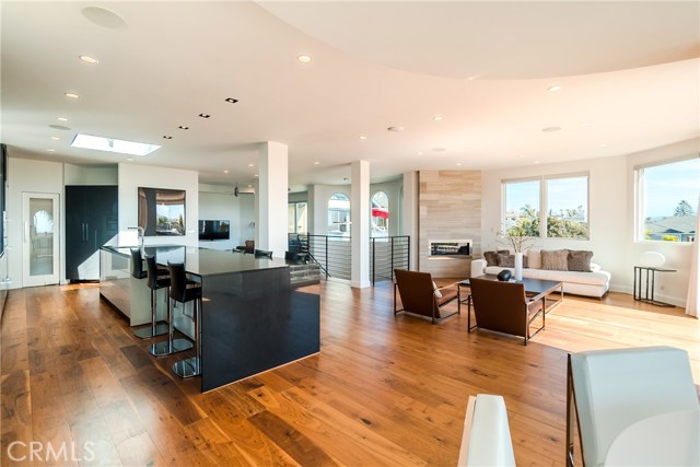 2524 Manhattan Avenue, Hermosa Beach, California 90254, 5 Bedrooms Bedrooms, ,3 BathroomsBathrooms,Residential,Sold,Manhattan,SB18096858