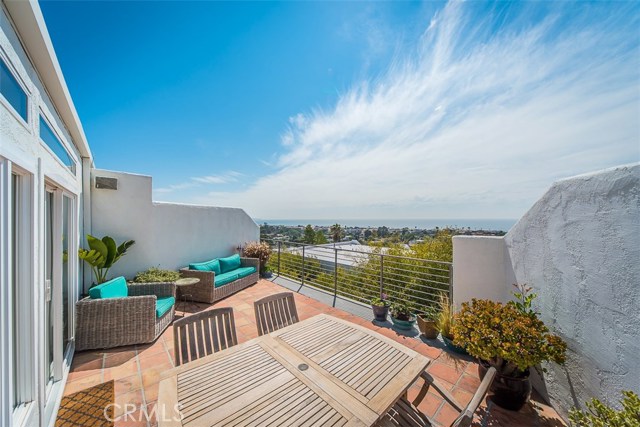 736 Gould Avenue, Hermosa Beach, California 90254, 3 Bedrooms Bedrooms, ,2 BathroomsBathrooms,Residential,Sold,Gould,SB17210470