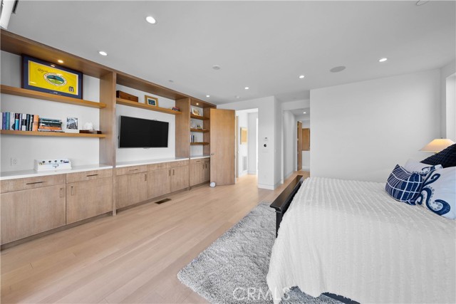 733 12th Street, Manhattan Beach, California 90266, 5 Bedrooms Bedrooms, ,6 BathroomsBathrooms,Residential,Sold,12th,SB21089898