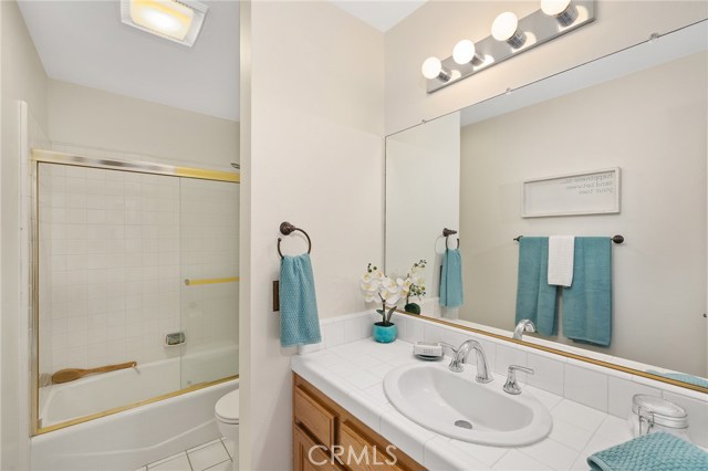 2419 Mathews Avenue, Redondo Beach, California 90278, 3 Bedrooms Bedrooms, ,2 BathroomsBathrooms,Residential,Sold,Mathews,SB20196169