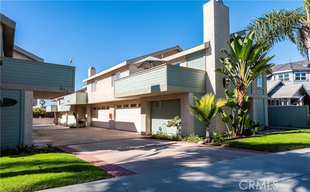 211 Helberta Avenue, Redondo Beach, California 90277, 2 Bedrooms Bedrooms, ,2 BathroomsBathrooms,Residential,Sold,Helberta,SB19015019