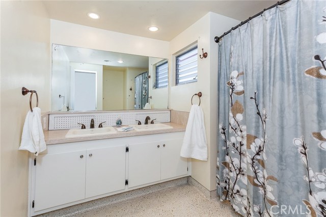 2077 Upland Street, Rancho Palos Verdes, California 90275, 4 Bedrooms Bedrooms, ,2 BathroomsBathrooms,Residential,Sold,Upland,SB19123403