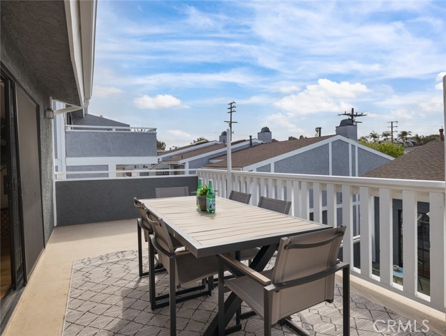 2019 Carnegie Lane, Redondo Beach, California 90278, 3 Bedrooms Bedrooms, ,2 BathroomsBathrooms,Residential,Sold,Carnegie,SB21055220