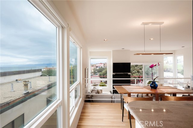 116 26th Street, Manhattan Beach, California 90266, 2 Bedrooms Bedrooms, ,2 BathroomsBathrooms,Residential,Sold,26th,SB21017134