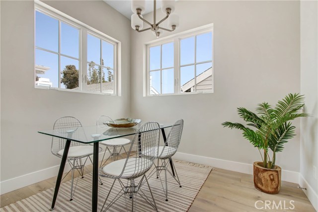 A BREAK NOOK AND EAT IN AREA