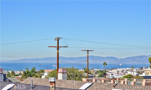 1133 8th Street, Hermosa Beach, California 90254, 3 Bedrooms Bedrooms, ,1 BathroomBathrooms,Residential,Sold,8th,SB18253639