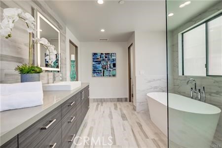1517 Golden Avenue, Hermosa Beach, California 90254, 5 Bedrooms Bedrooms, ,2 BathroomsBathrooms,Residential,Sold,Golden,SB19224714