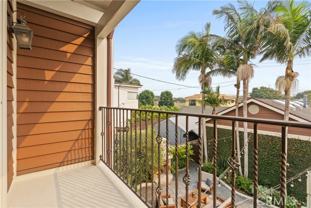 618 Avenue C, Redondo Beach, California 90277, 3 Bedrooms Bedrooms, ,2 BathroomsBathrooms,Residential,Sold,Avenue C,SB20188515