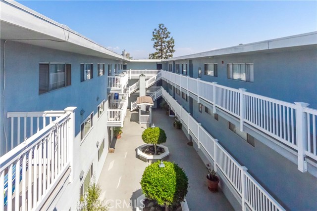 2411 Prospect Avenue, Hermosa Beach, California 90254, 2 Bedrooms Bedrooms, ,1 BathroomBathrooms,Residential,Sold,Prospect,SB17206001