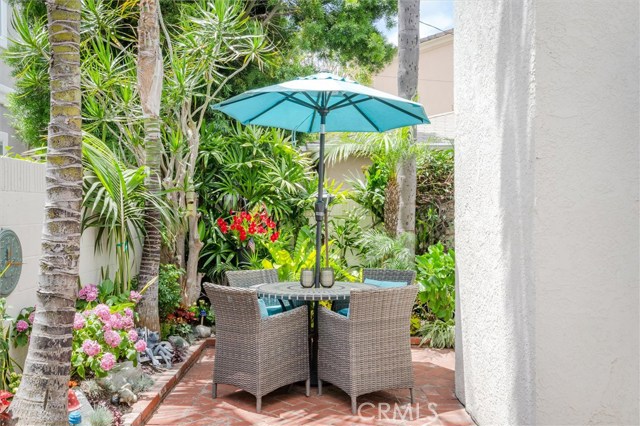 2208 Plant Avenue, Redondo Beach, California 90278, 3 Bedrooms Bedrooms, ,3 BathroomsBathrooms,Residential,Sold,Plant,SB20135298