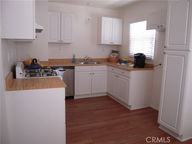 1062 Avenue C, Redondo Beach, California 90277, 2 Bedrooms Bedrooms, ,1 BathroomBathrooms,Residential,Sold,Avenue C,SB20138580