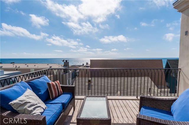 125 20th Place, Manhattan Beach, California 90266, 3 Bedrooms Bedrooms, ,4 BathroomsBathrooms,Residential,Sold,20th,SB18284668