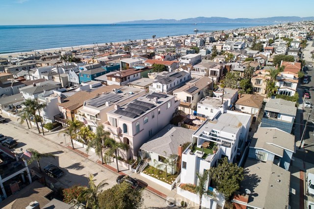 347 29th Street, Hermosa Beach, California 90254, 2 Bedrooms Bedrooms, ,1 BathroomBathrooms,Residential,Sold,29th,SB20195253