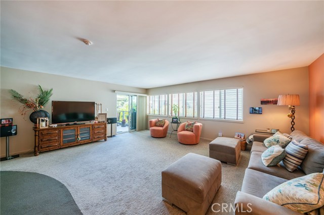 210 The Village, Redondo Beach, California 90277, 2 Bedrooms Bedrooms, ,2 BathroomsBathrooms,Residential,Sold,The Village,SB19226397