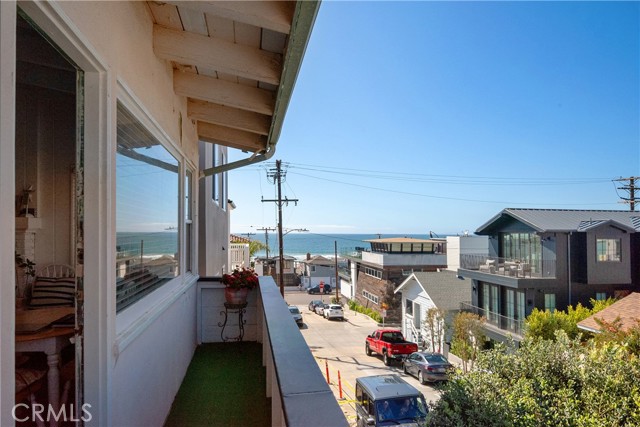 138 30th Street, Hermosa Beach, California 90254, 3 Bedrooms Bedrooms, ,3 BathroomsBathrooms,Residential,Sold,30th,SB21044584