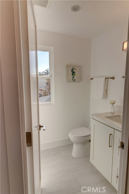 1401 Corona Street, Hermosa Beach, California 90254, 4 Bedrooms Bedrooms, ,3 BathroomsBathrooms,Residential,Sold,Corona,SB20015755