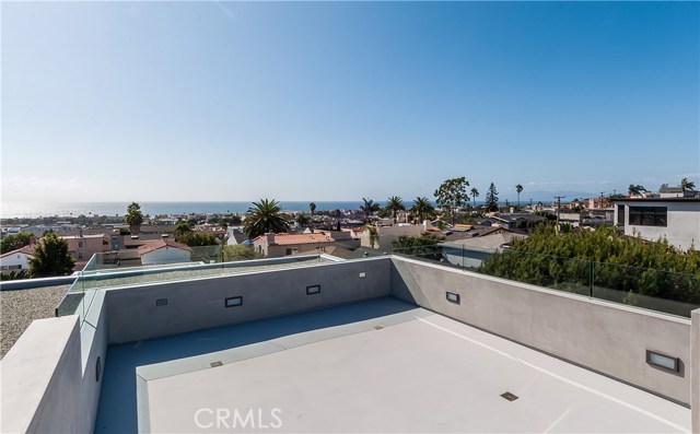 515 Prospect Avenue, Hermosa Beach, California 90254, 5 Bedrooms Bedrooms, ,2 BathroomsBathrooms,Residential,Sold,Prospect,SB17214079