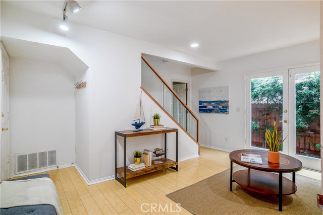 1517 Crest Drive, Manhattan Beach, California 90266, 3 Bedrooms Bedrooms, ,2 BathroomsBathrooms,Residential,Sold,Crest,SB19195795