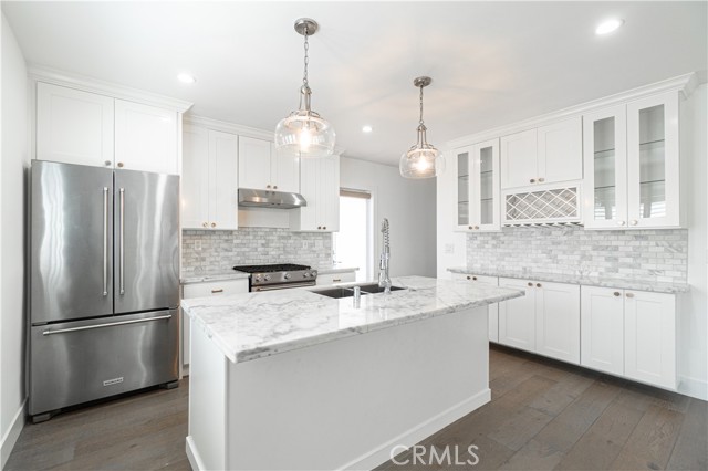 2705 Robinson Street, Redondo Beach, California 90278, 4 Bedrooms Bedrooms, ,3 BathroomsBathrooms,Residential,Sold,Robinson,SB21127805