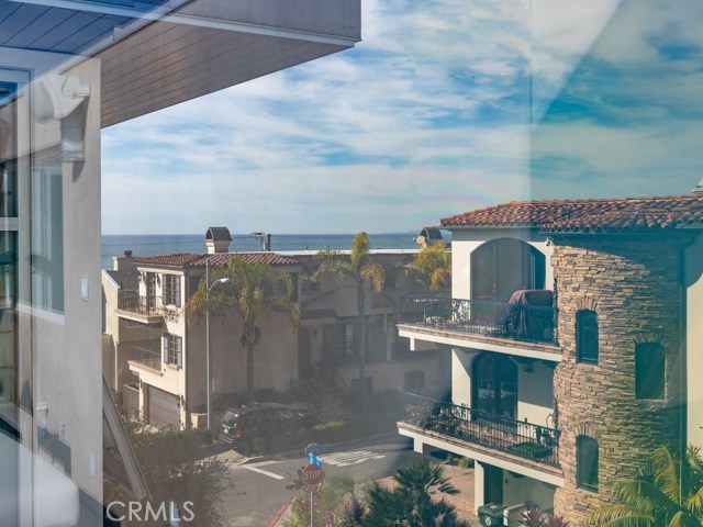 410 31st Street, Manhattan Beach, California 90266, 3 Bedrooms Bedrooms, ,2 BathroomsBathrooms,Residential,Sold,31st,SB20024556