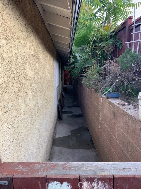 2520 Gates Avenue, Redondo Beach, California 90278, ,Residential Income,Sold,Gates,PV20086820