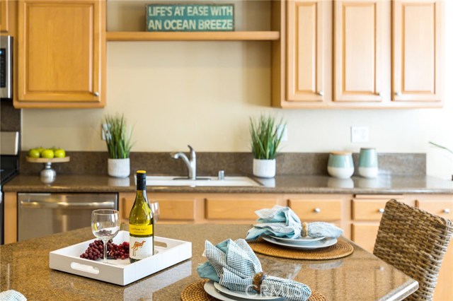 317 Garnet Street, Redondo Beach, California 90277, 4 Bedrooms Bedrooms, ,2 BathroomsBathrooms,Residential,Sold,Garnet,SB20020819