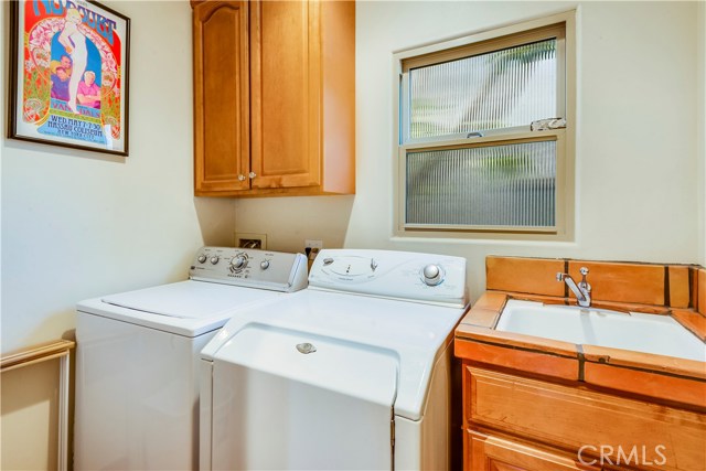 202 Irena Avenue, Redondo Beach, California 90277, 3 Bedrooms Bedrooms, ,3 BathroomsBathrooms,Residential,Sold,Irena,SB19148601