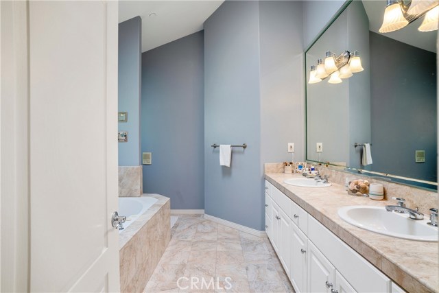 Master Bath w/Double Sinks, Jet Tub, and Glass Shower Enclosure