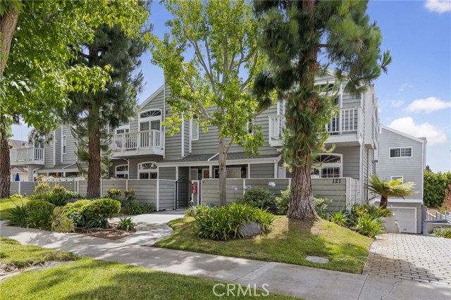 125 Lucia Avenue, Redondo Beach, California 90277, 3 Bedrooms Bedrooms, ,1 BathroomBathrooms,Residential,Sold,Lucia,SB20095543