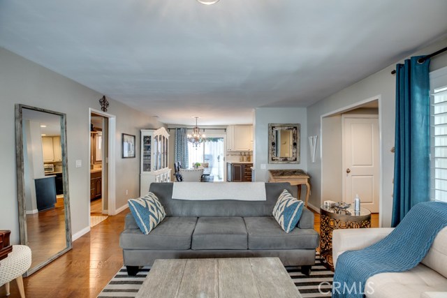 904 Knob Hill Avenue, Redondo Beach, California 90277, 4 Bedrooms Bedrooms, ,2 BathroomsBathrooms,Residential,Sold,Knob Hill,SB20157214