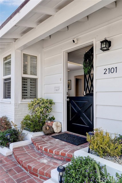 2101 Chestnut Avenue, Manhattan Beach, California 90266, 3 Bedrooms Bedrooms, ,2 BathroomsBathrooms,Residential,Sold,Chestnut,SB20213029