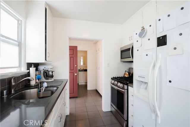 216 36th Street, Manhattan Beach, California 90266, 2 Bedrooms Bedrooms, ,2 BathroomsBathrooms,Residential,Sold,36th,SB20149445
