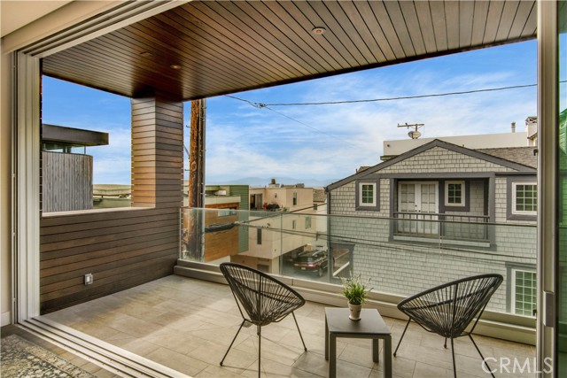 218 1st Place, Manhattan Beach, California 90266, 3 Bedrooms Bedrooms, ,3 BathroomsBathrooms,Residential,Sold,1st,PV21075886