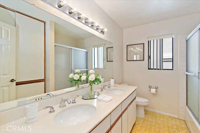 1287 7th Place, Hermosa Beach, California 90254, 4 Bedrooms Bedrooms, ,3 BathroomsBathrooms,Residential,Sold,7th,TR19240895