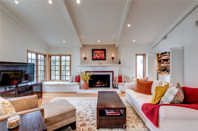 720 36th Street, Manhattan Beach, California 90266, 3 Bedrooms Bedrooms, ,2 BathroomsBathrooms,Residential,Sold,36th,SB19043240