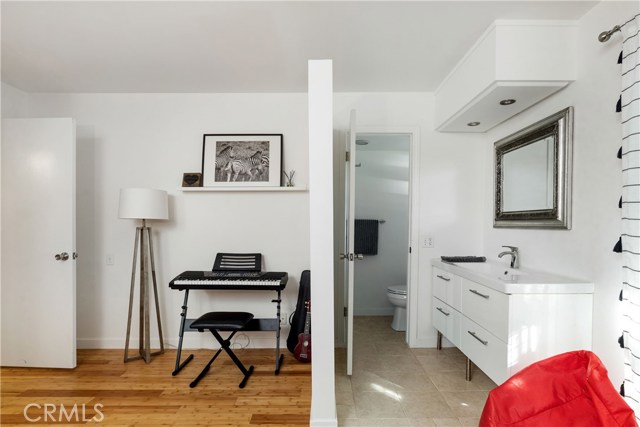 834 Lucia Avenue, Redondo Beach, California 90277, 2 Bedrooms Bedrooms, ,2 BathroomsBathrooms,Residential,Sold,Lucia,SB20066365