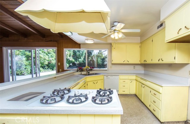 6 Hidden Valley Road, Rolling Hills Estates, California 90274, 4 Bedrooms Bedrooms, ,1 BathroomBathrooms,Residential,Sold,Hidden Valley Road,PV18086825