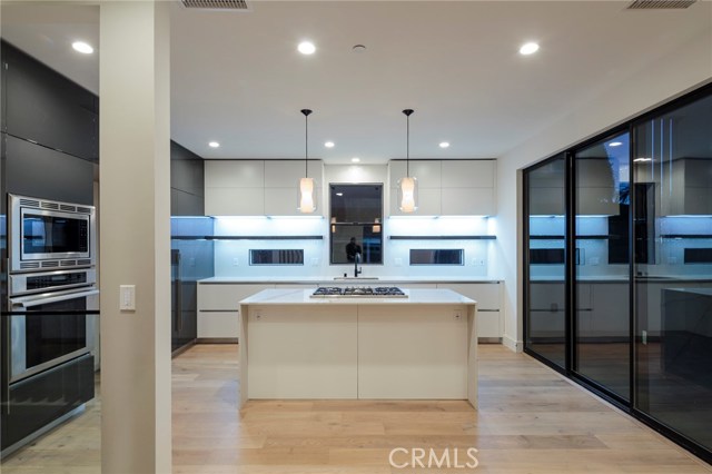 228 Helberta Avenue, Redondo Beach, California 90277, 4 Bedrooms Bedrooms, ,4 BathroomsBathrooms,Residential,Sold,Helberta,PV18015673