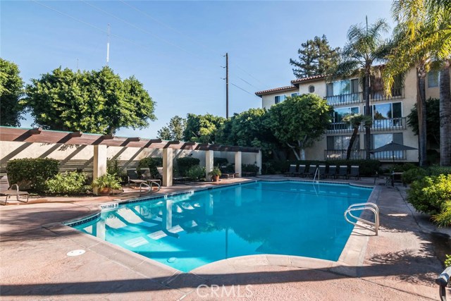 1 Bed Home for Sale in Valley Village, California