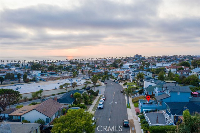 323 Avenue G, Redondo Beach, California 90277, 4 Bedrooms Bedrooms, ,1 BathroomBathrooms,Residential,Sold,Avenue G,PV21158630