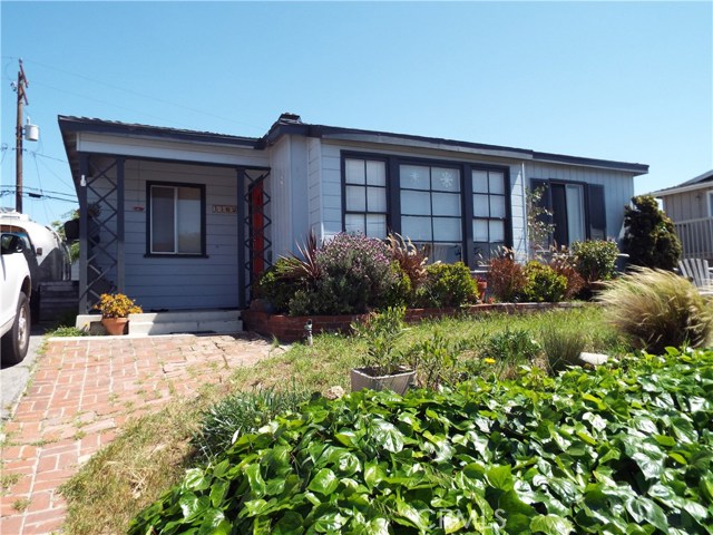 1162 Chestnut Avenue, Manhattan Beach, California 90266, 3 Bedrooms Bedrooms, ,1 BathroomBathrooms,Residential,Sold,Chestnut,SB17073344