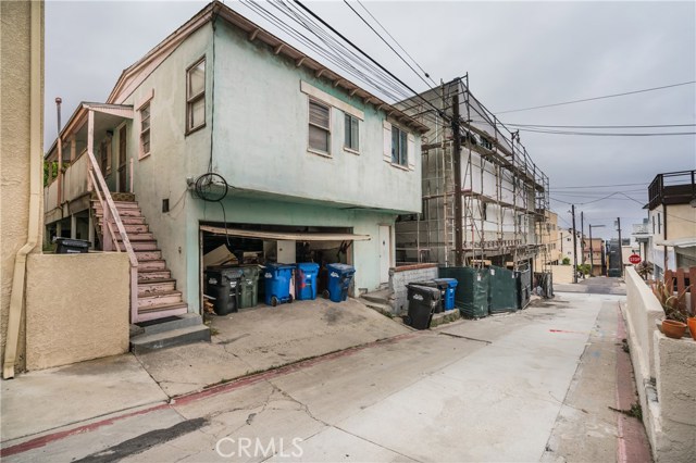 215 27th Street, Hermosa Beach, California 90254, 3 Bedrooms Bedrooms, ,2 BathroomsBathrooms,Residential,Sold,27th,OC20103833