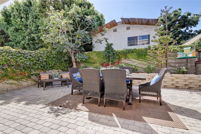 1221 Stanford Avenue, Redondo Beach, California 90278, 3 Bedrooms Bedrooms, ,2 BathroomsBathrooms,Residential,Sold,Stanford,SB19233175