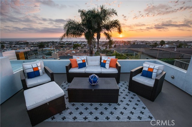 801 Ocean Drive, Hermosa Beach, California 90254, 4 Bedrooms Bedrooms, ,5 BathroomsBathrooms,Residential,Sold,Ocean,SB19222362